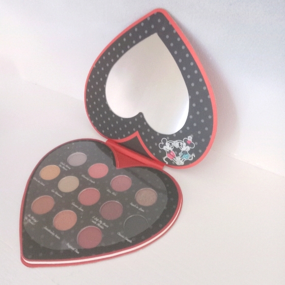 Mickey Mouse Eyeshadow Palette - Picture 3 of 3